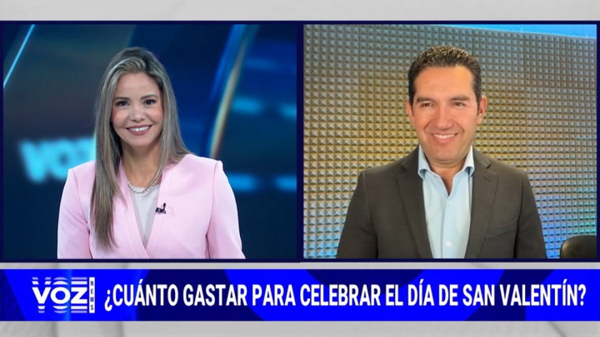 Financial advisor Andrés Gutiérrez on VOZ News.