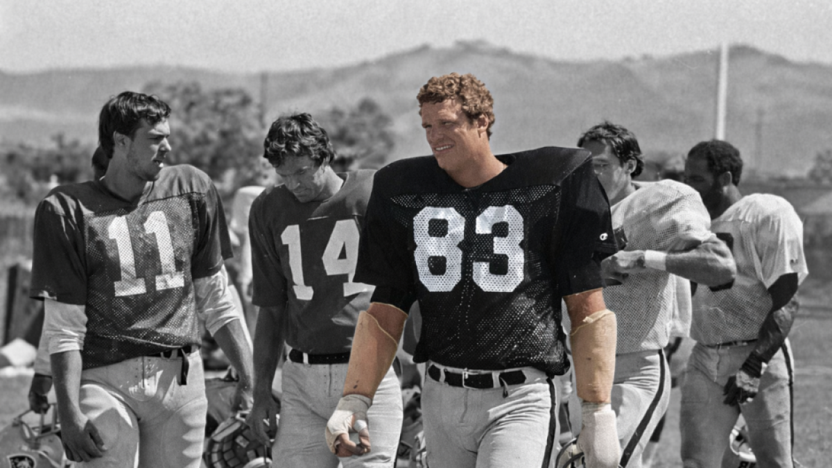 Ted Hendricks (83) integrará el Salón de la Fama del Fútbol Americano Hispano