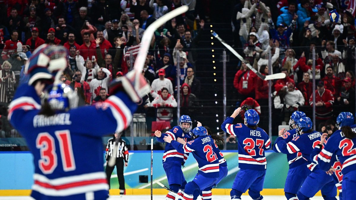 Las jugadoras de EEUU celebran el oro olímpico