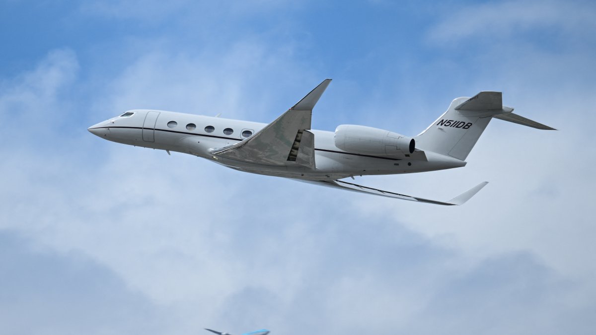 Un jet privado Gulfstream G650 despegando de un aeropuerto (Archivo)