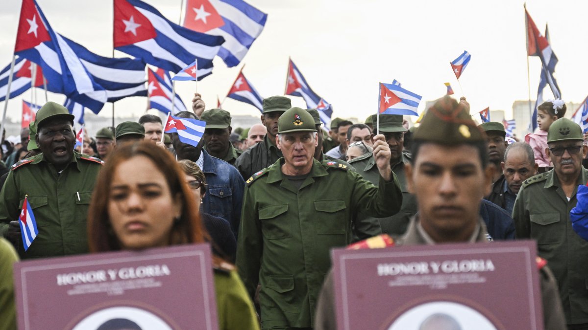 Fuerzas de seguridad cubanas abandonan Venezuela según reportes
