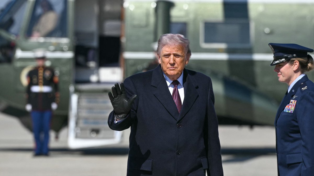 Donald Trump arriving in Texas/ Mandel Ngan.