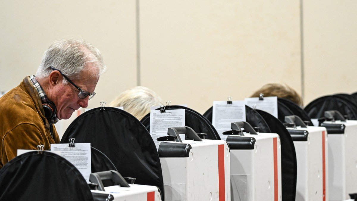 Texans vote on primary election day