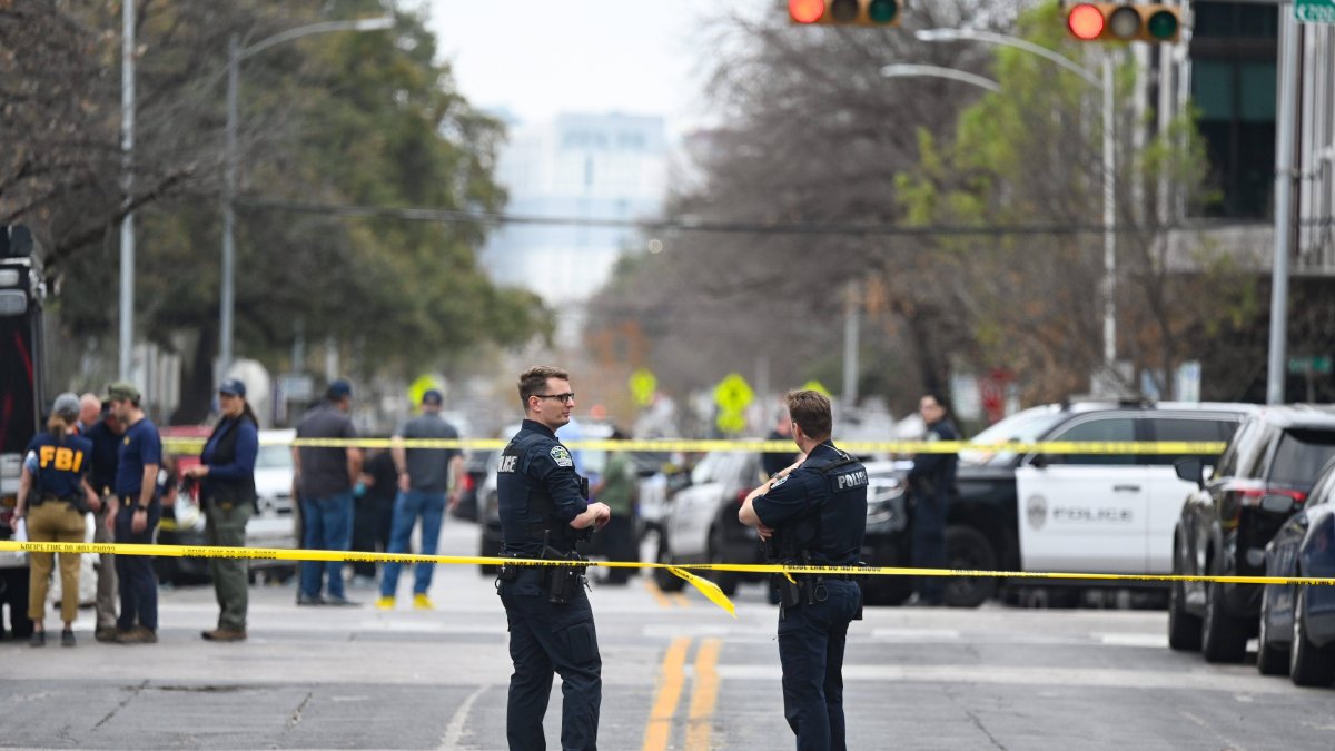 The APD and FBI are investigating a shooting at Buford's on 6th Street.