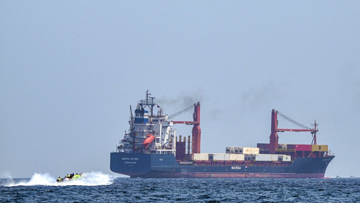 Barco petrolero circula por las aguas del estrecho de Ormuz/ Giuseppe Cacace