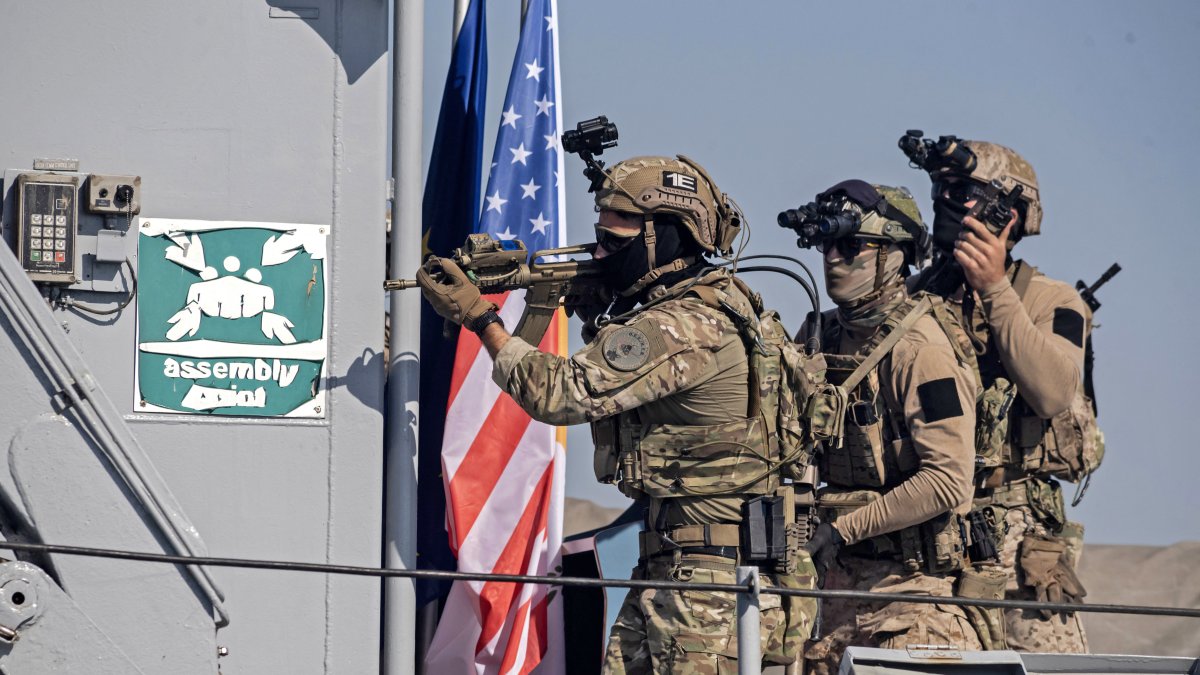 Soldiers of the Armed Forces, during a rescue operation. File image.