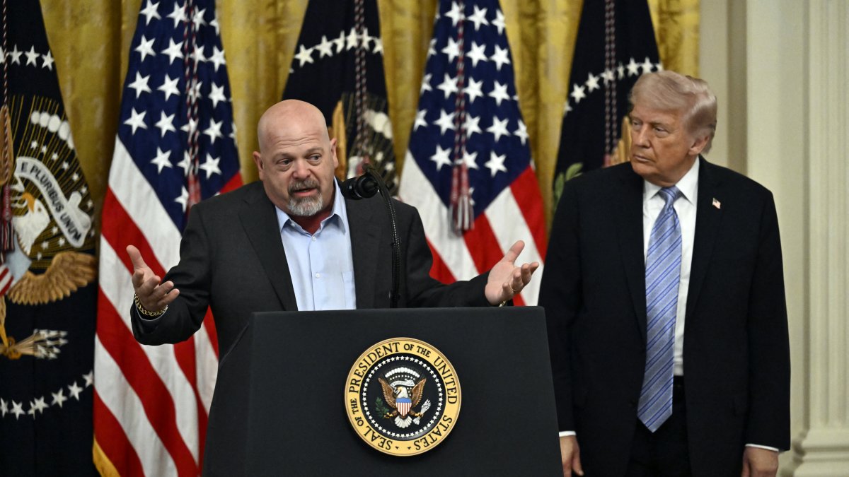 Rick Harrison with Donald Trump/ Kent Nishimura