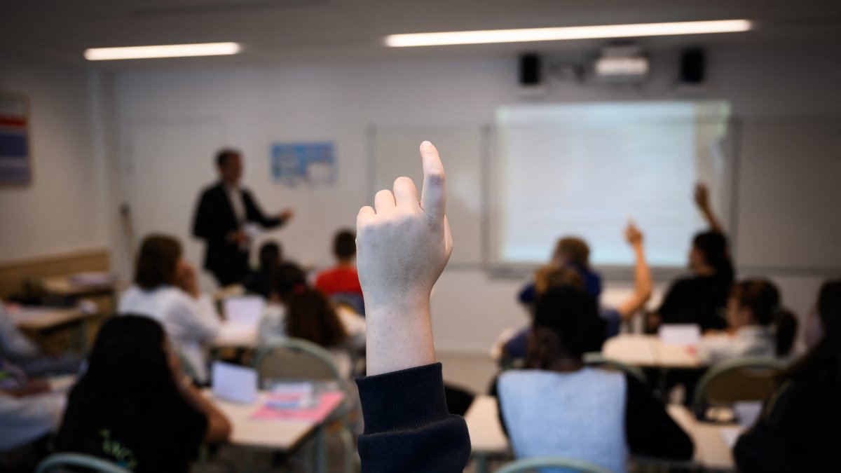 Students in a school classroom (File)