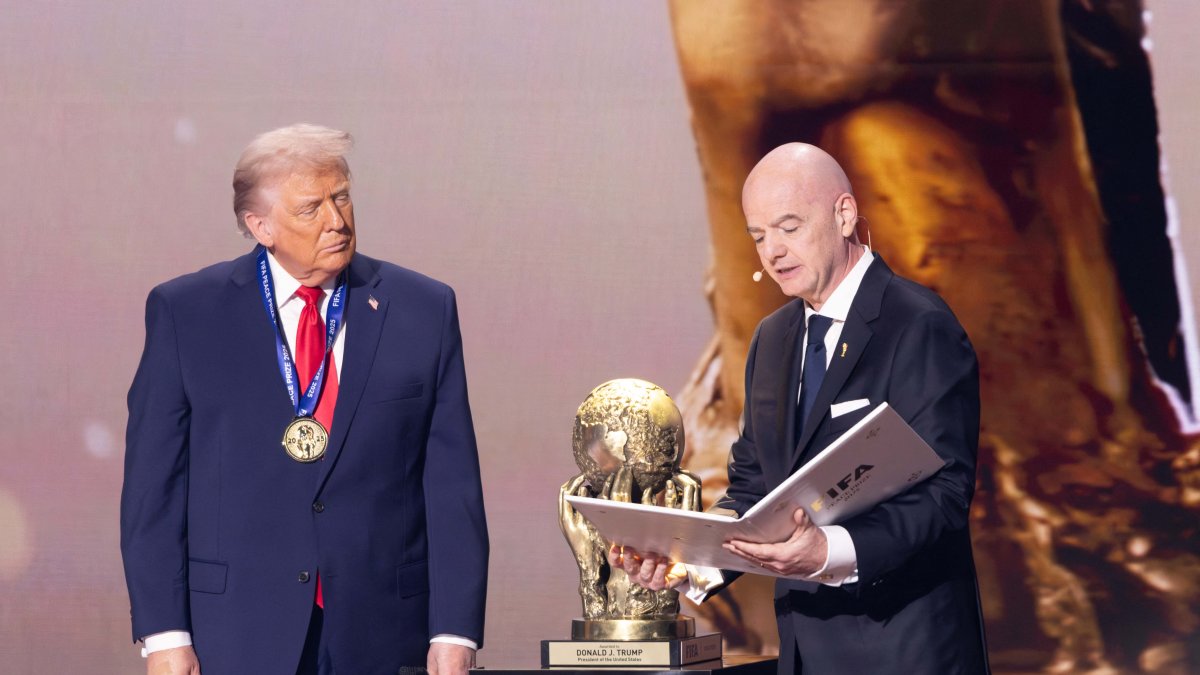El presidente Donald Trump junto a Gianni Infantino, presidente de la FIFA.