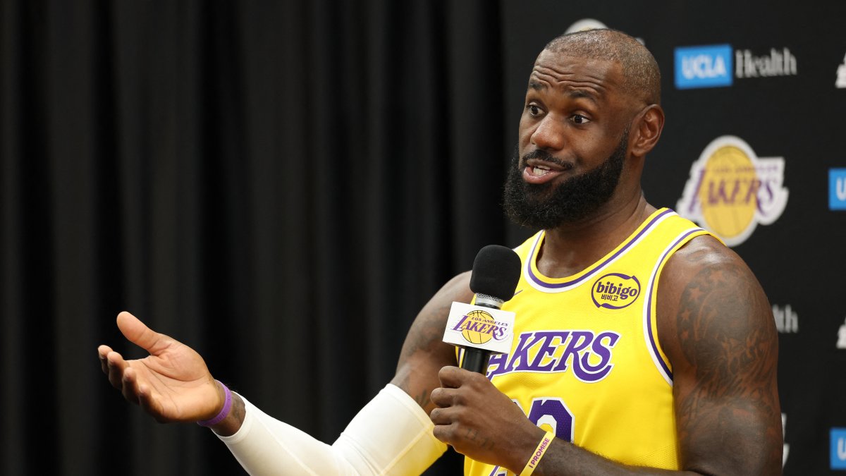 LeBron James, durante una conferencia de prensa. Imagen de archivo