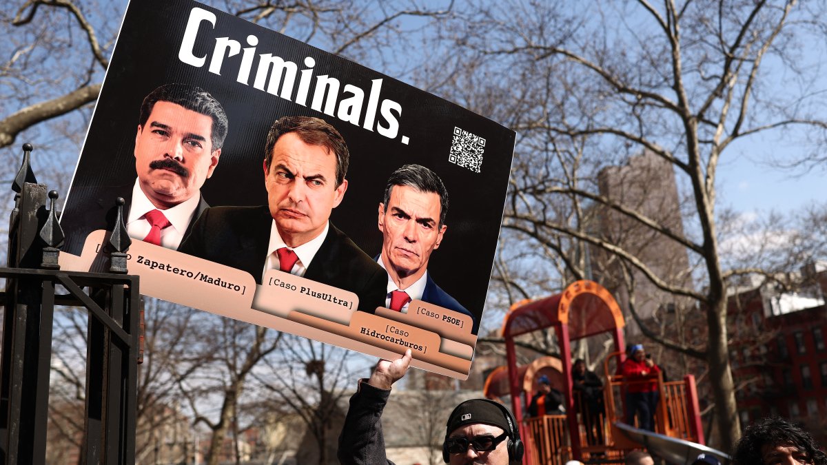 Protests in the United States against Nicolás Maduro, José Luis Rodríguez Zapatero and Pedro Sánchez.