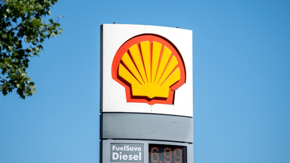 A Shell gas station.