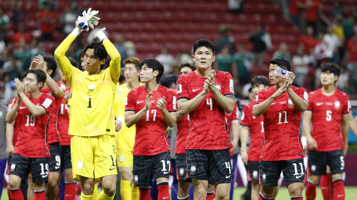 Los jugadores de Corea del Sur celebran tras vencer a la República Checa/ ULISES RUIZ