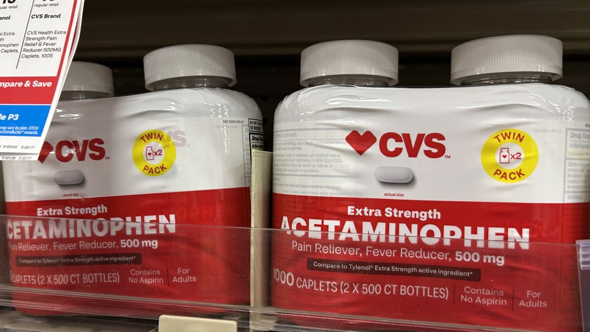 Bottles of generic acetaminophen are seen in a pharmacy in EEUU (Files)