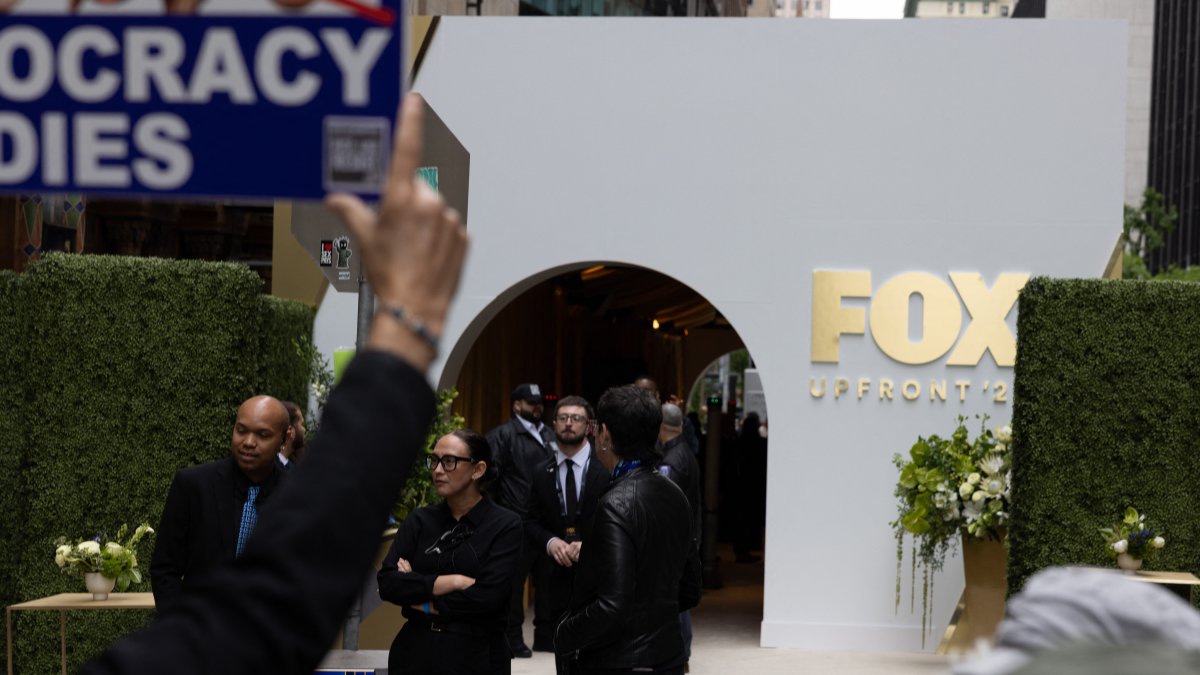 Protesta frente al edificio de Fox Corporation (Archivo)