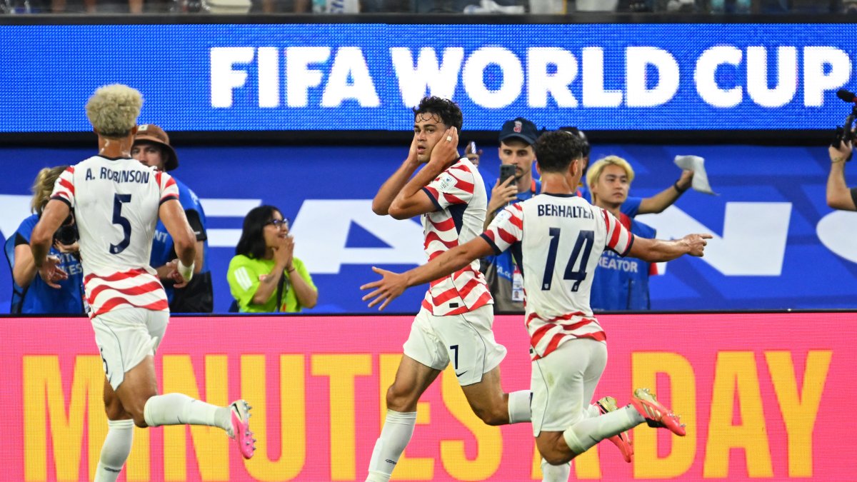 Giovanni Reyna (7) celebrates his goal against Paraguay in the USMNT’s 2026 World Cup debut