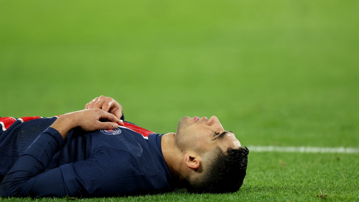 (Archivo) El jugador marroquí del Paris Saint-Germain Achraf Hakimi.