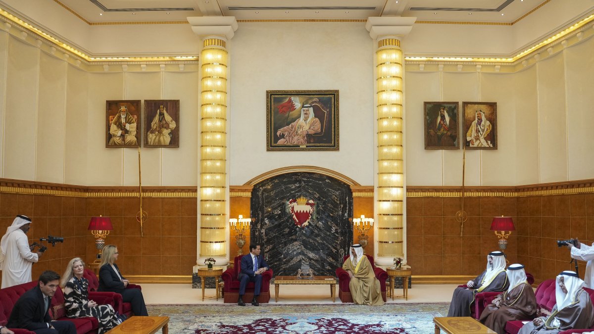 Marco Rubio meets with the King of Bahrain, Hamad bin Isa al-Khalifa