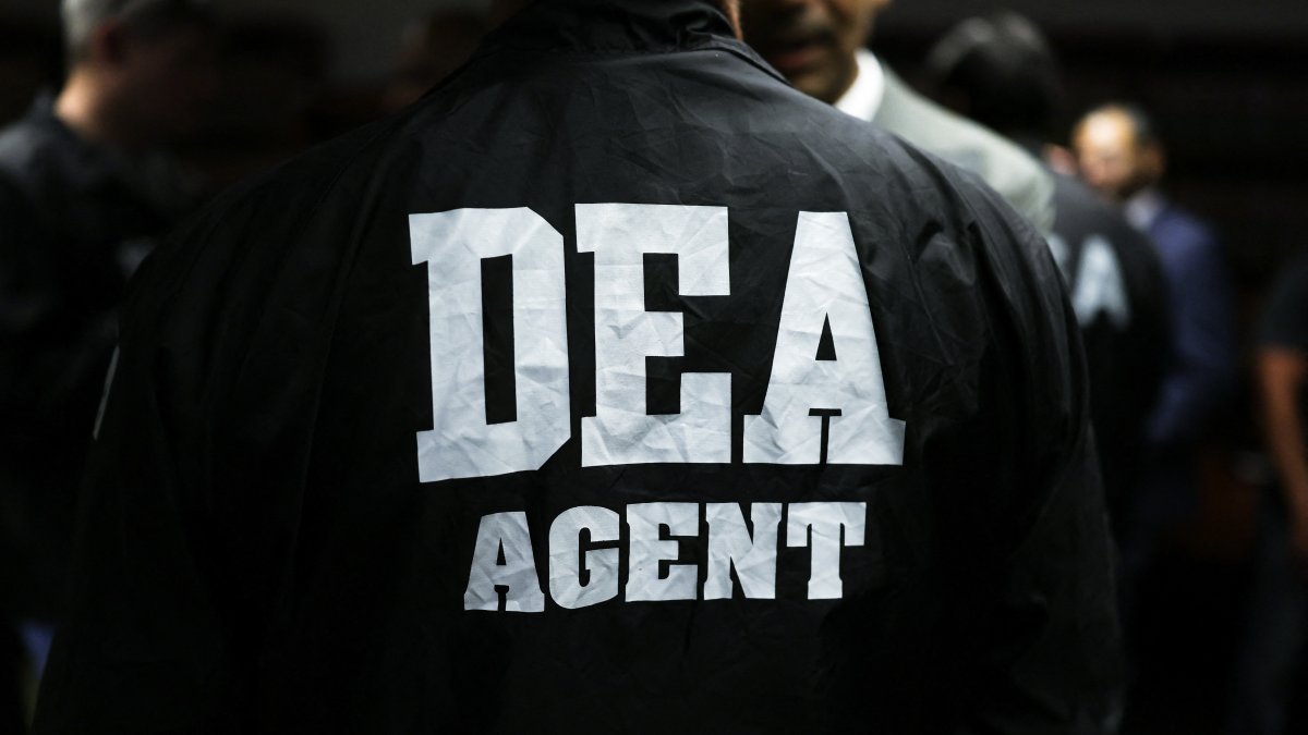 Un agente de la DEA asiste a una conferencia de prensa (Archivo)