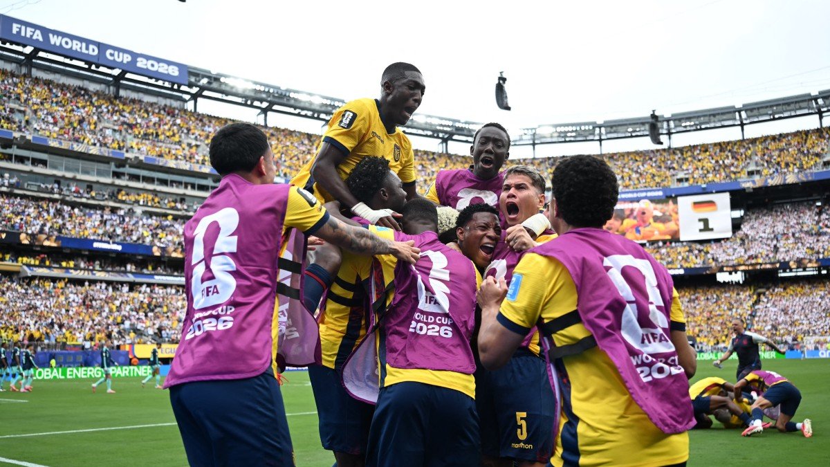 Gonzalo Plata celebrates his team’s second goal with his teammates