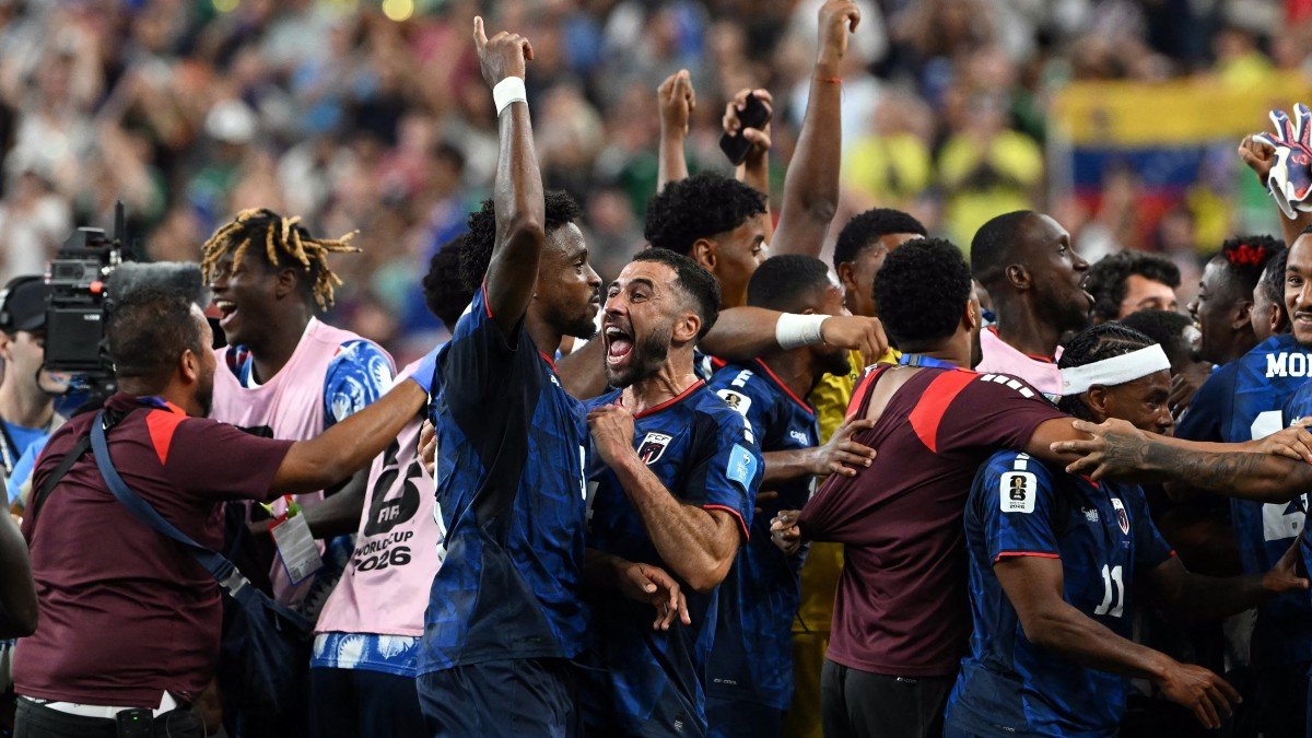 Cape Verde players celebrate their qualification