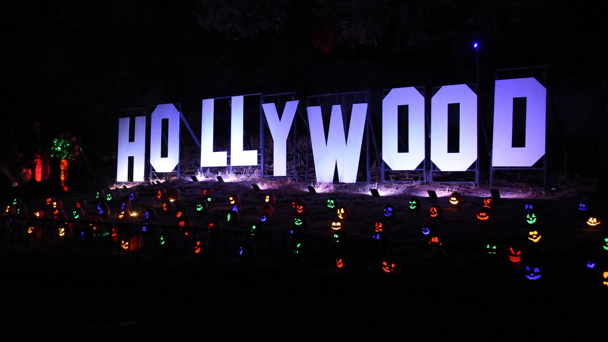 Una réplica del cartel de Hollywood para una película (Archivo)