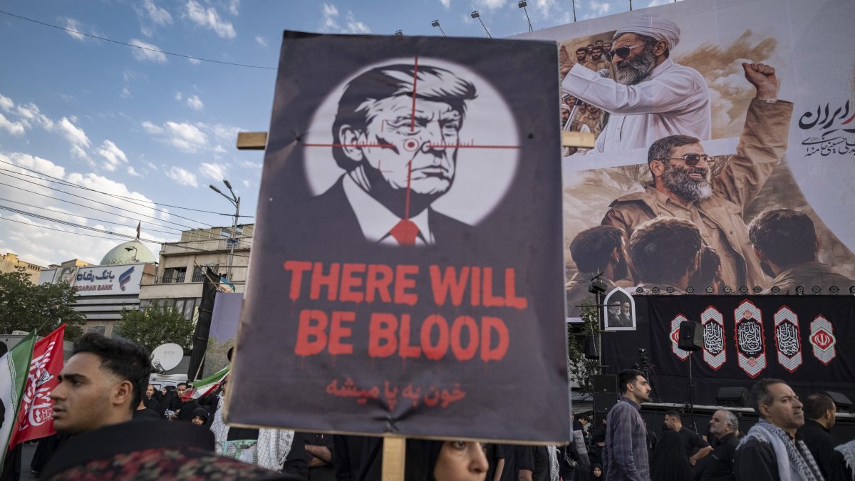 Amenazas de muerte a Donald Trump durante el funeral de Ali Jamenei en Irán. Julio de 2026