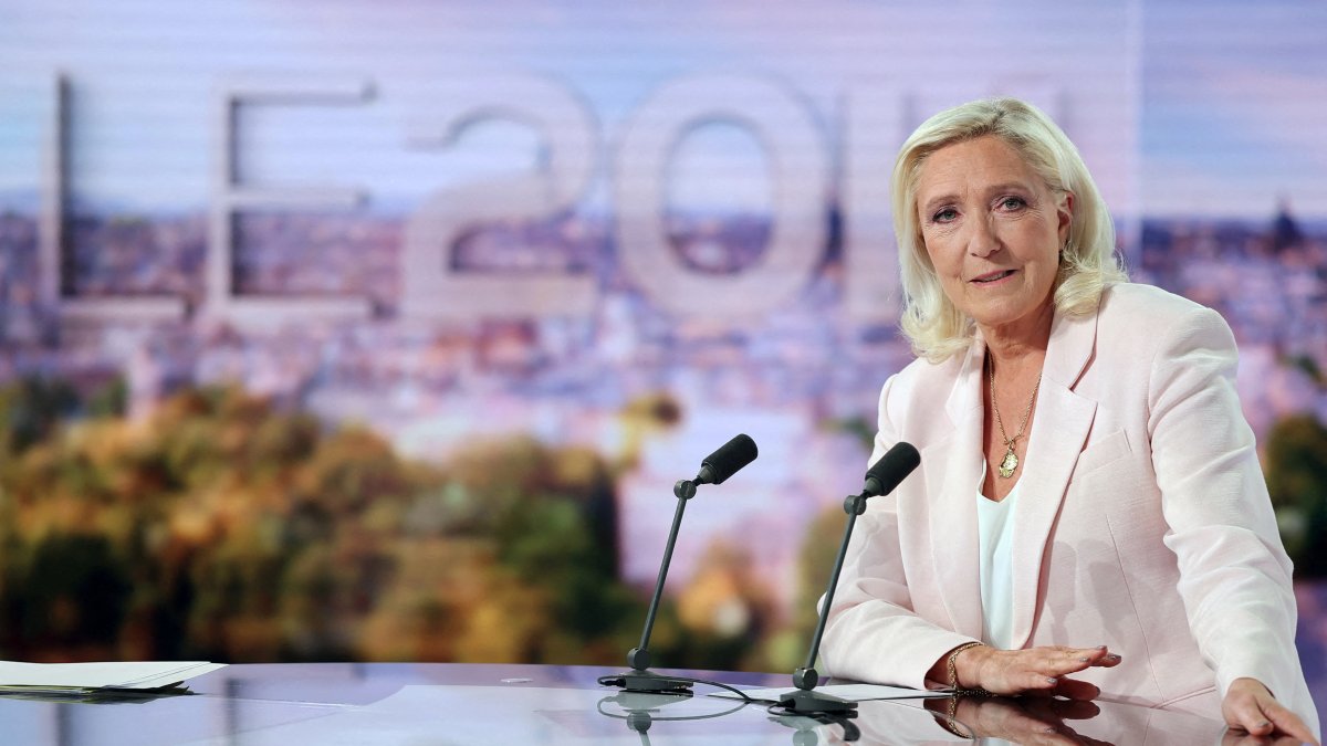 Marine Le Pen announcing her candidacy for the 2027 French presidential election