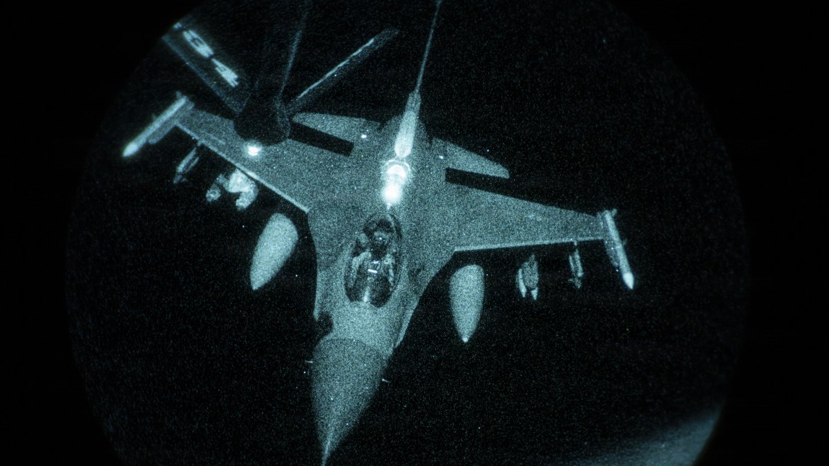 An F-16 approaches to refuel