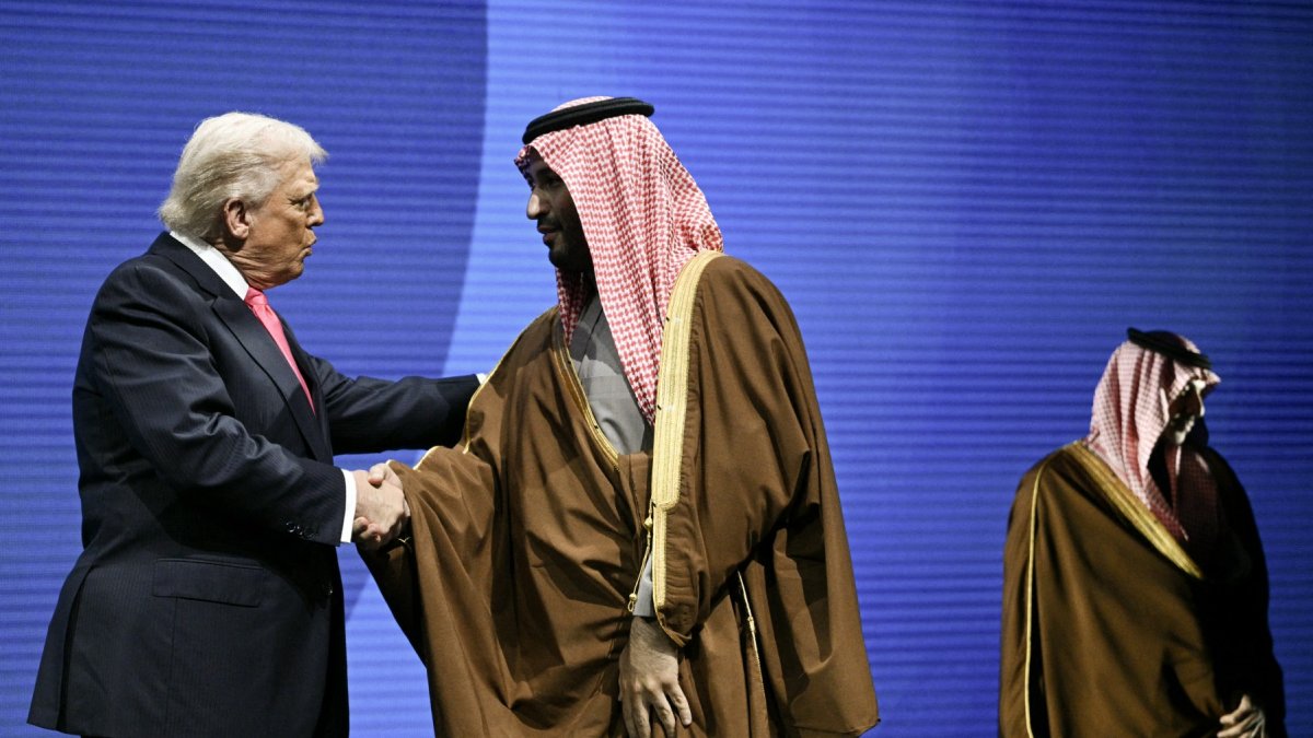 Donald Trump shakes hands with the Crown Prince of the Kingdom of Saudi Arabia, Mohammed bin Salman