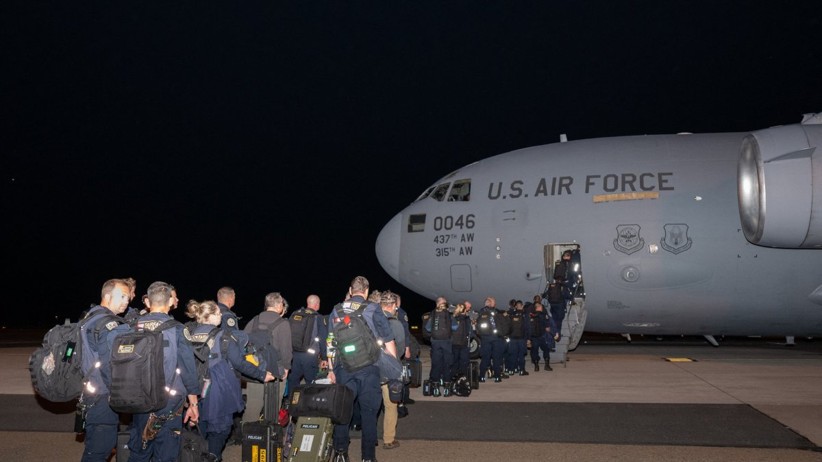 A team of U.S. military personnel leaves Venezuela