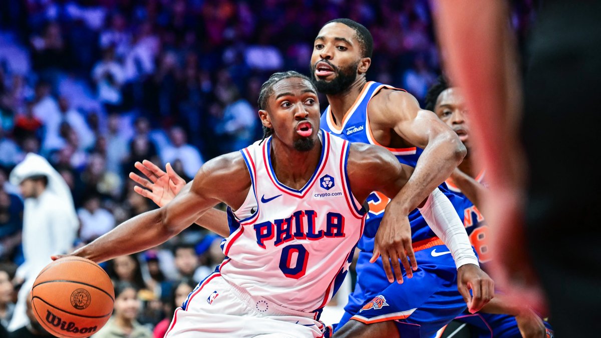 Tyrese Maxey (0, Philadelphia 76ers), facing the New York Knicks in 2025