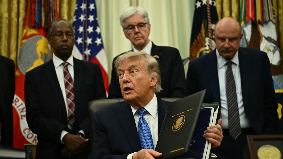 Donald Trump en el Salón Oval/ Kent Nishimura
