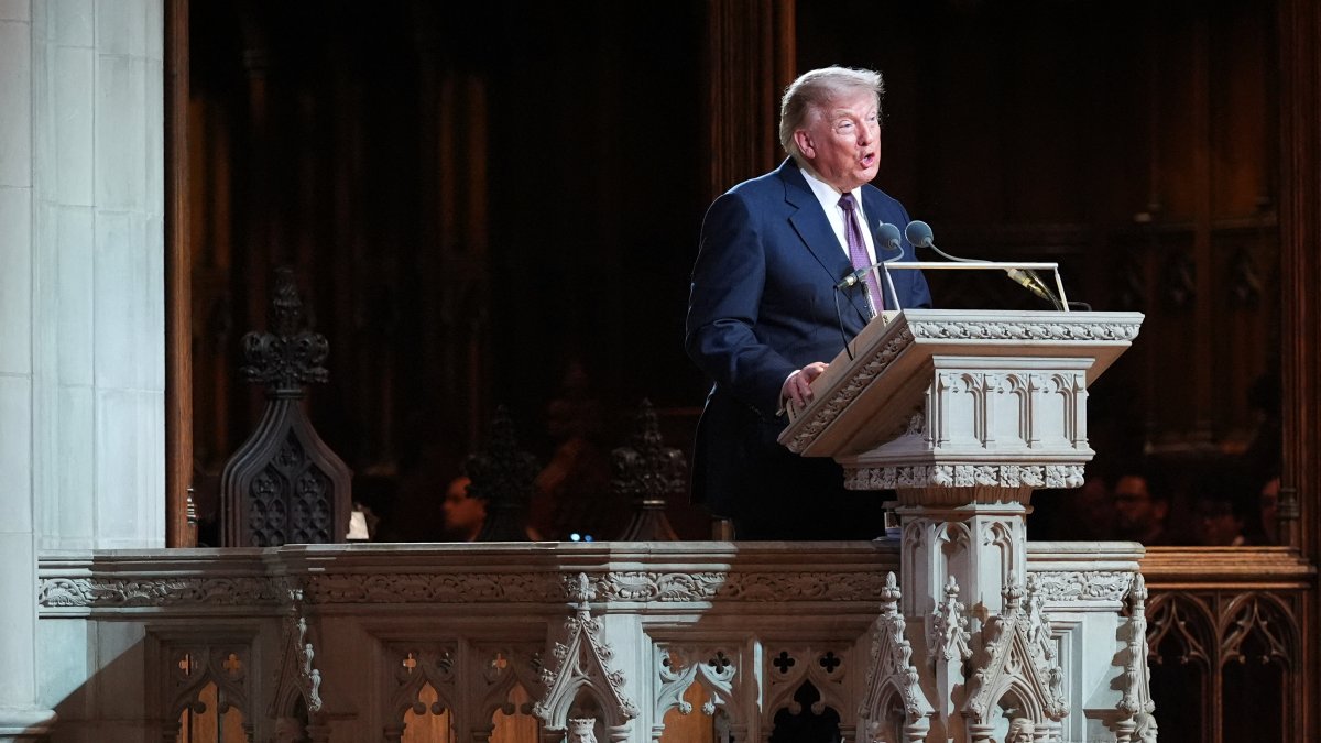 Donald Trump at the National Cathedral in Washington, D.C./ Alex Brandon