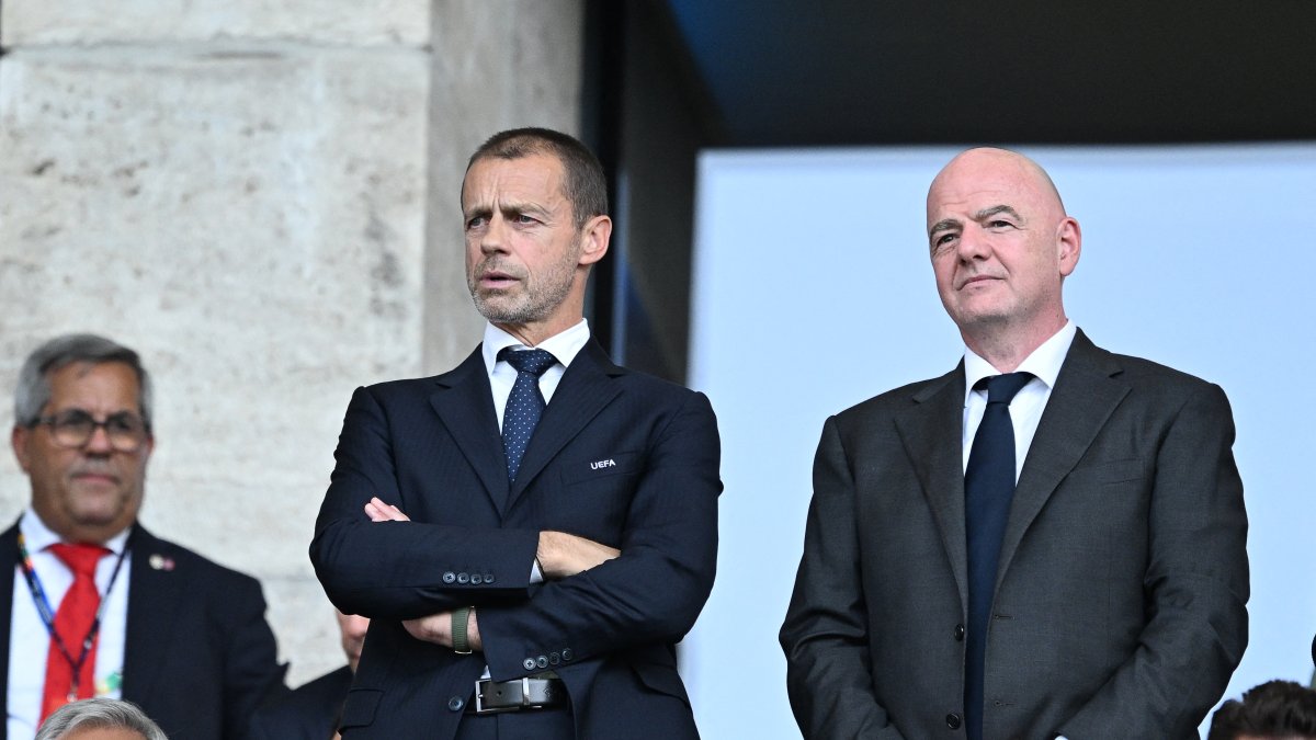 Los presidentes de la UEFA y de la FIFA, Aleksander Ceferin (izq.) y Gianni Infantino (der.). Imagen de archivo
