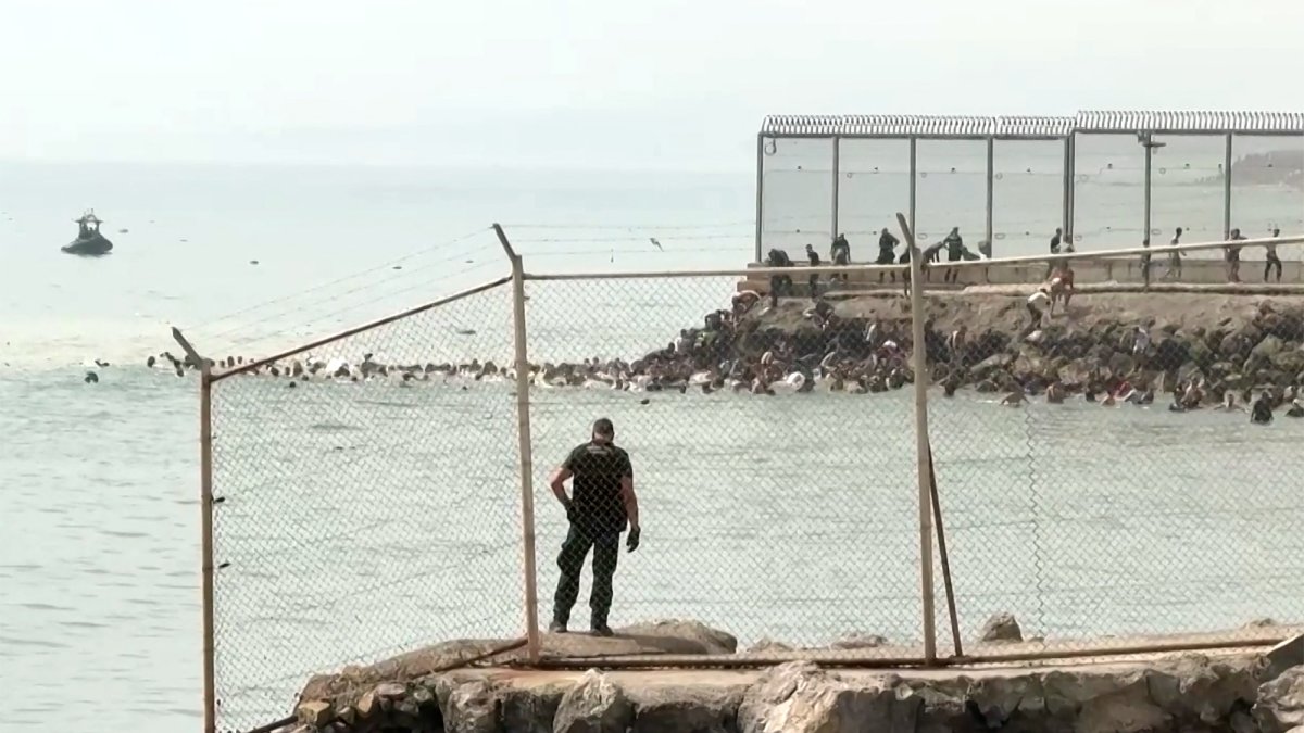 Image of migrants in Ceuta