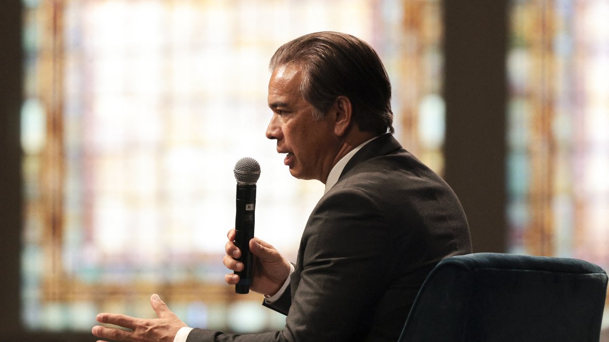 El fiscal general de California, Rob Bonta, interviene (Archivo)