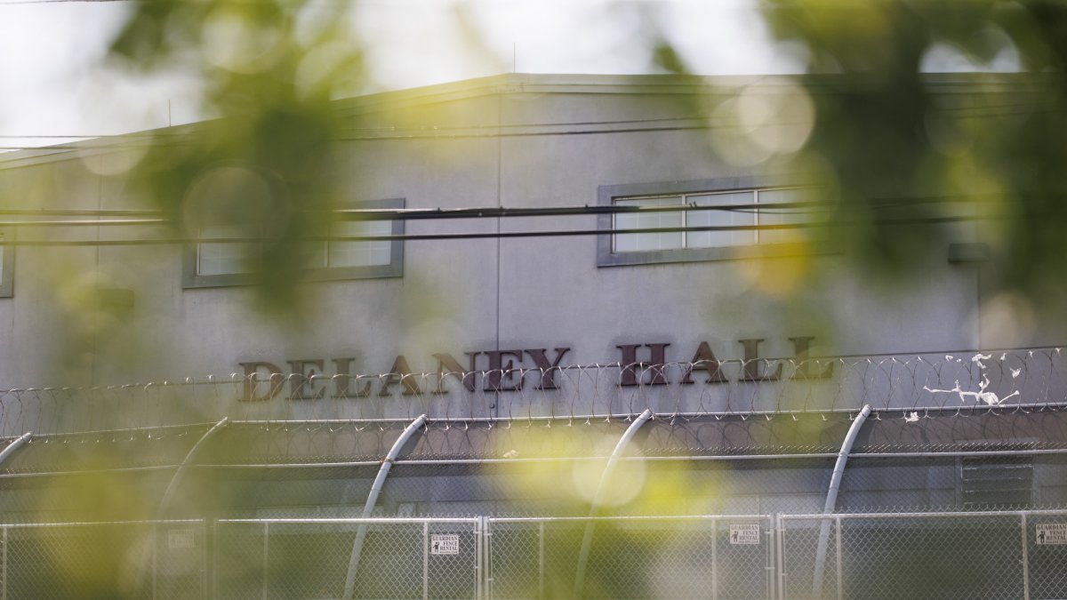 Delaney Hall Immigration Detention Center in Newark, N.J. / Matthew Hoen