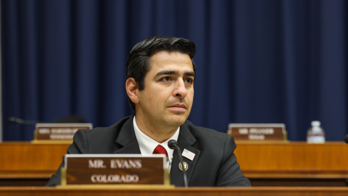 Gabe Evans en Capitol Hill
