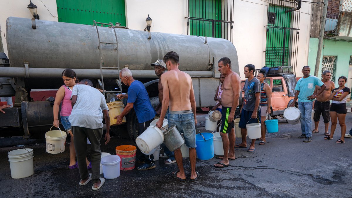 Residentes de un barrio cubano padecen la ausencia de agua potable en sus casas (Archivo)