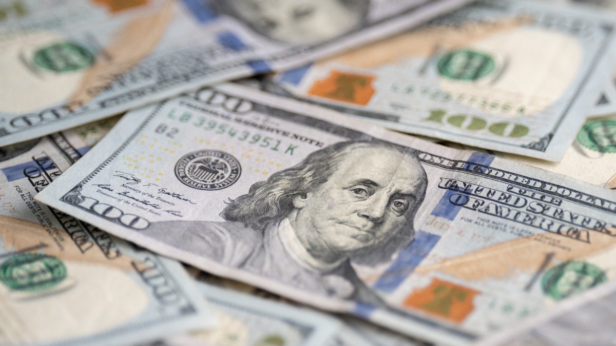 Billetes de dólar estadounidense (Archivo)
