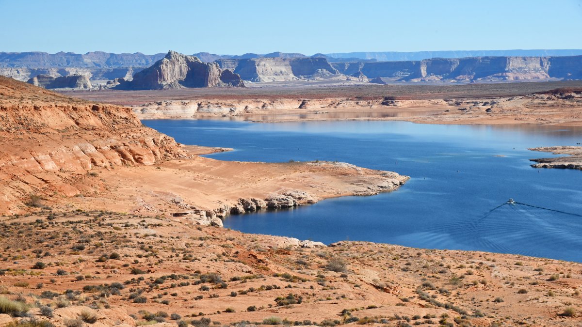 Images of a boat on Lake Powell