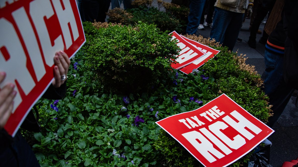 Rally outside Governor Kathy Hochul's office in Manhattan