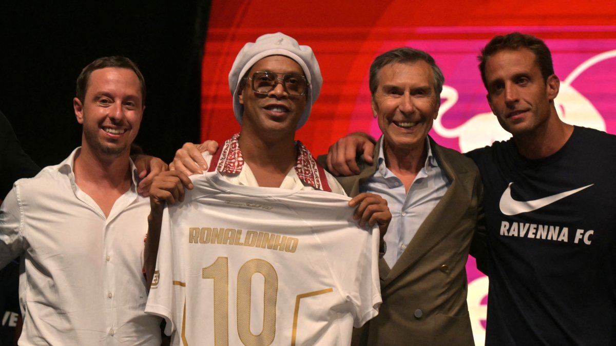 Ronaldinho during his presentation with Ravenna FC. August 20, 2026