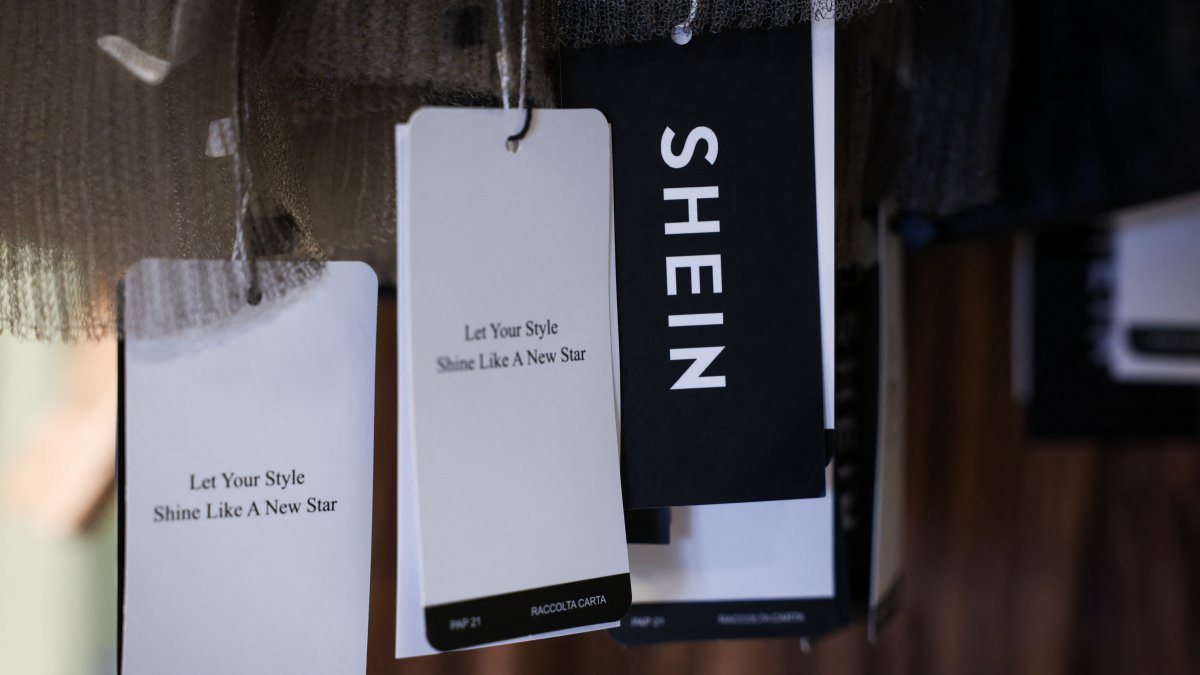 (Archivo) Etiquetas de la marca Shein
