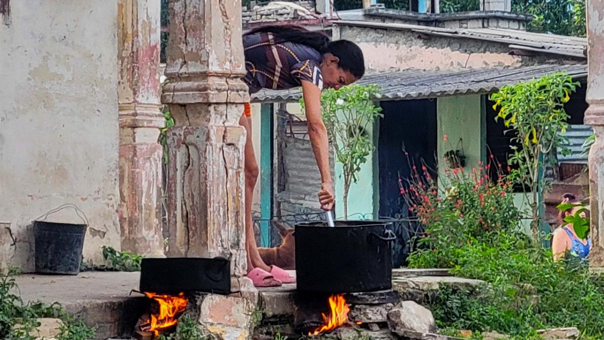 Cooking in Cuba: Between Power Outages, Fuel Shortages, and Household Hazards