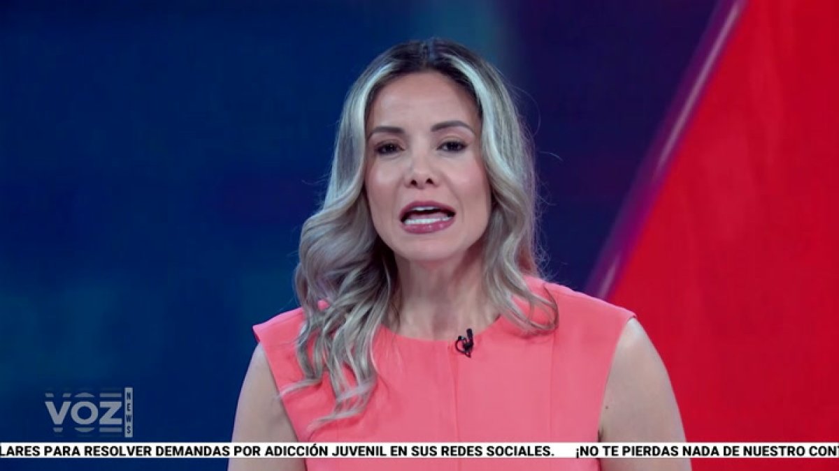 Karina Yapor interviews Álvaro Vértiz.