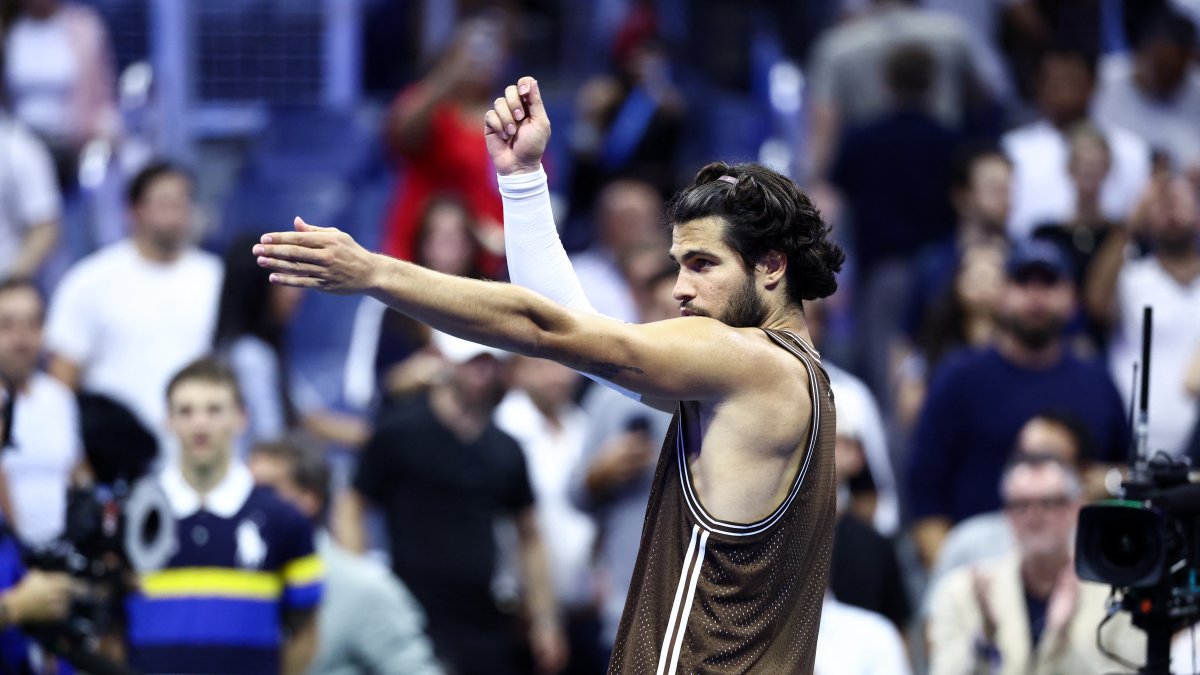 Carlos Alcaraz celebra su victoria en segunda ronda del US Open