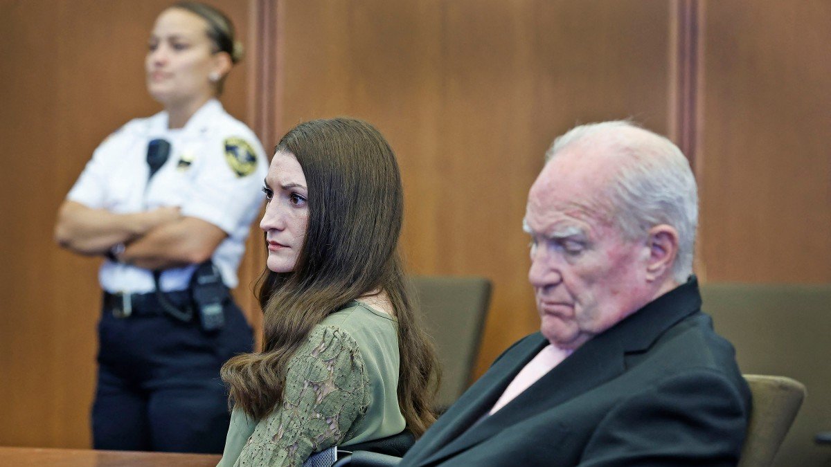 La acusada Lindsay Clancy y su abogado, Kevin Reddington