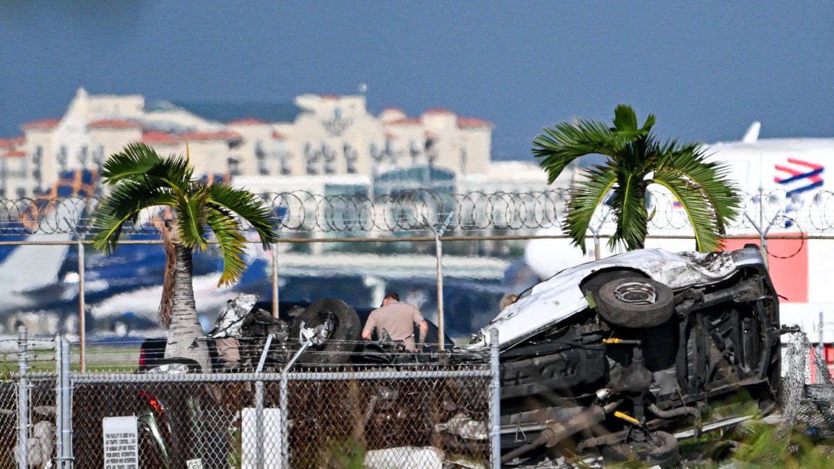 A cargo plane veered off the runway while landing in Miami, striking several vehicles